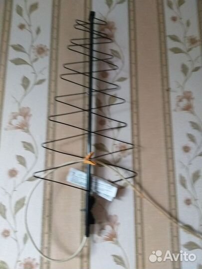 Телевизор LG с пультом, антенна