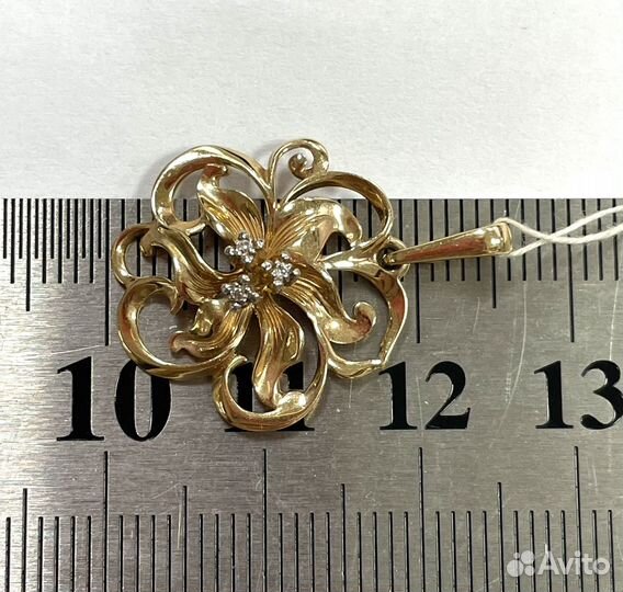 Золотая подвеска лилия 585 с бриллиантами