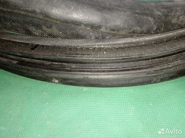 Renault Duster I уплотнитель проема двери задней