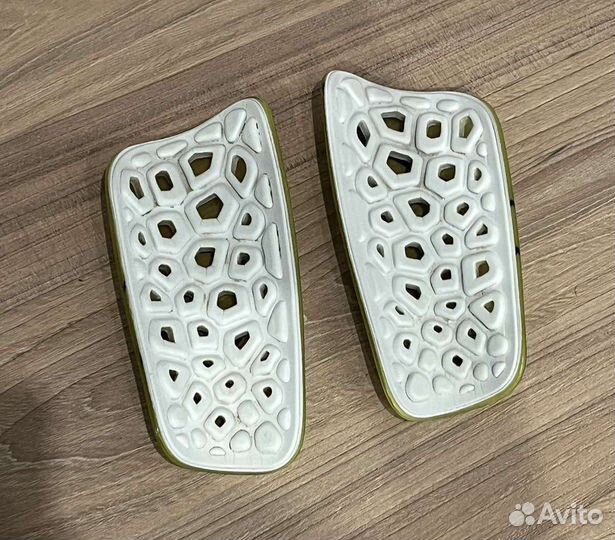 Щитки футбольные nike