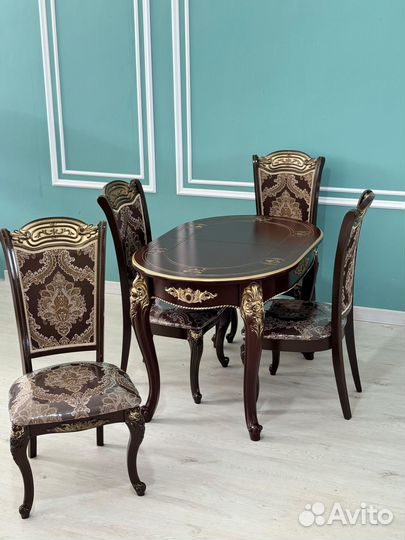 Кухонный стол и стулья