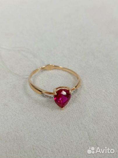 17/ Золотое кольцо с рубином 18.5р