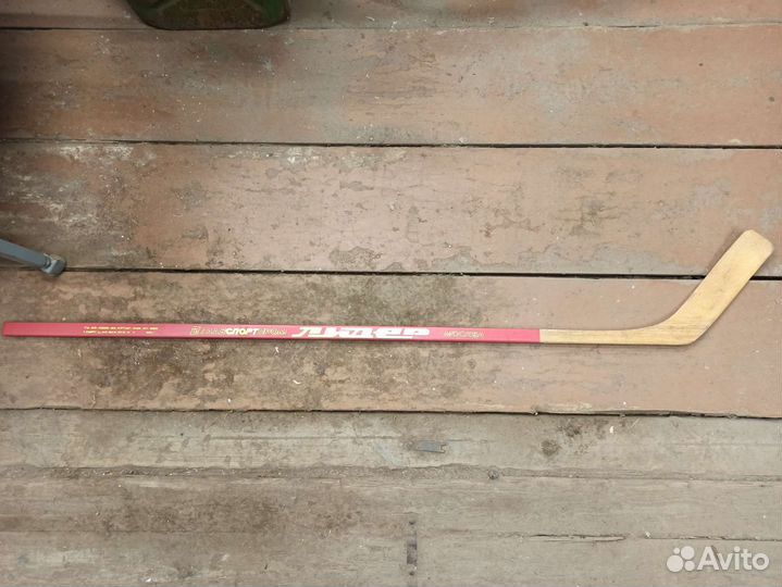 Клюшка хоккейная