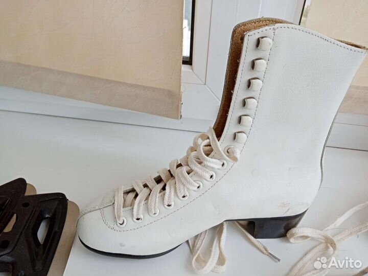 Коньки фигурные детские Botas, размер 22,5