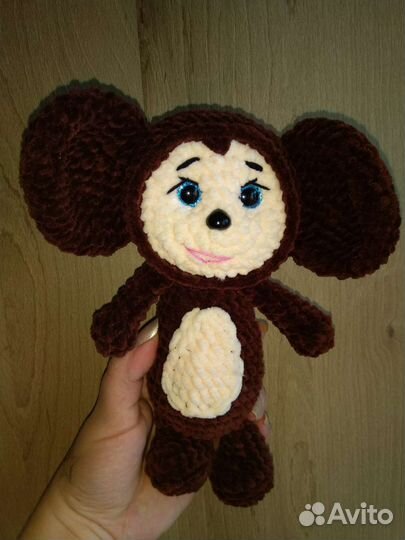 Вязанная игрушка ушастик, черная кошка, рыбка