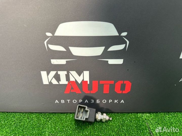 Датчик включения стоп-сигнала Kia Ceed 1 Ed Hb 1.4