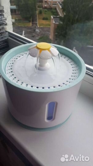 Электрическая поилка фонтанчик 2.4л