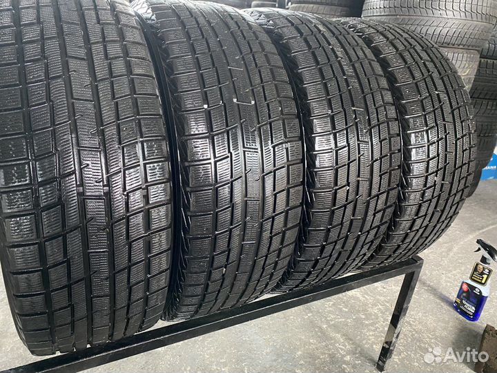 Yokohama Ice Guard IG30 215/55 R17