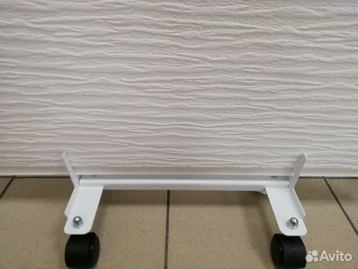 Кварцевый обогреватель экономичный с подставкой