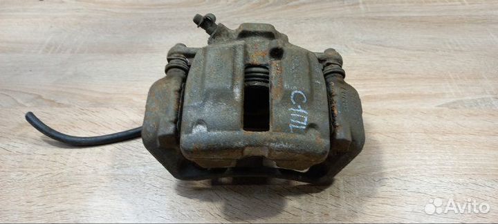 Суппорт тормозной передний левый Mercedes-Benz