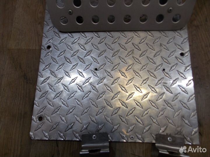 BMW 3 E36, Пол Спортивный алюминиевый momo