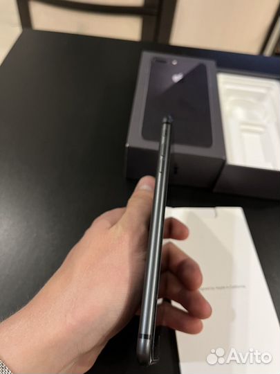 iPhone 8 Plus, 64 ГБ