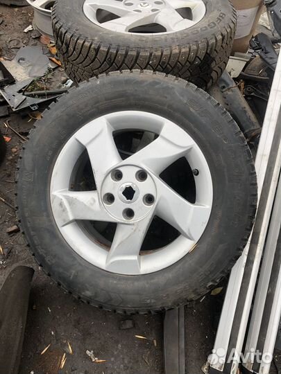 Колеса R16 215\65 рено дастр 2шт
