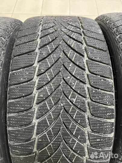Goodyear UltraGrip Ice 2 245/40 R18