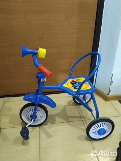 Детский велосипед трёхколёсный