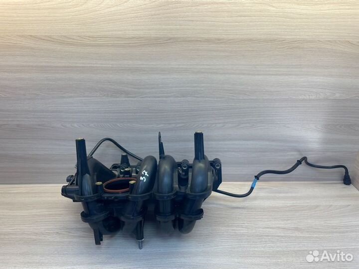 Впускной коллектор Renault Logan