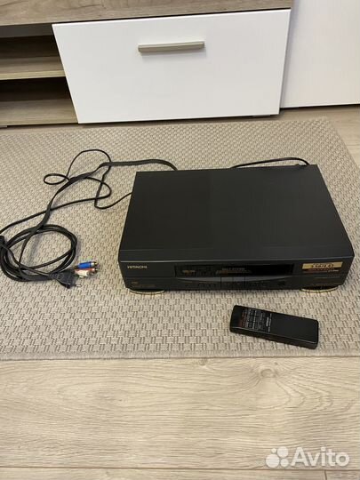 Видеомагнитофон Hitachi