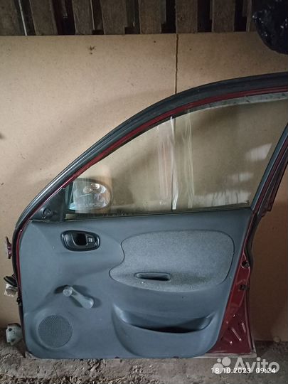 Продам переднюю дверь (правую) на Шевроле Ланос