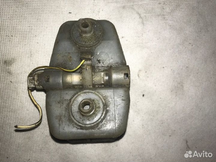 Бачок для тормозной жидкости Toyota Chaser GX100