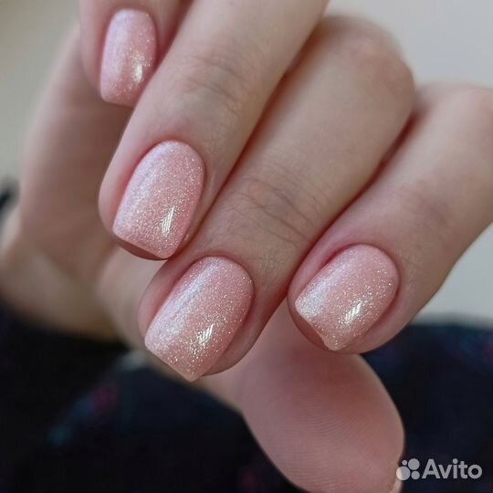 Модель на маникюр