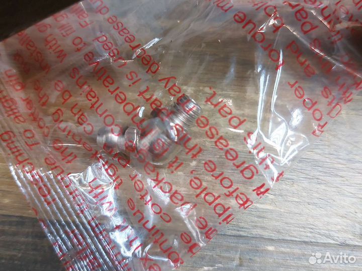 Левый рулевой наконечник Stratus Sebring Siber