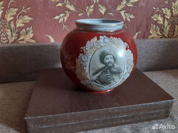 Вазы. Фарфор