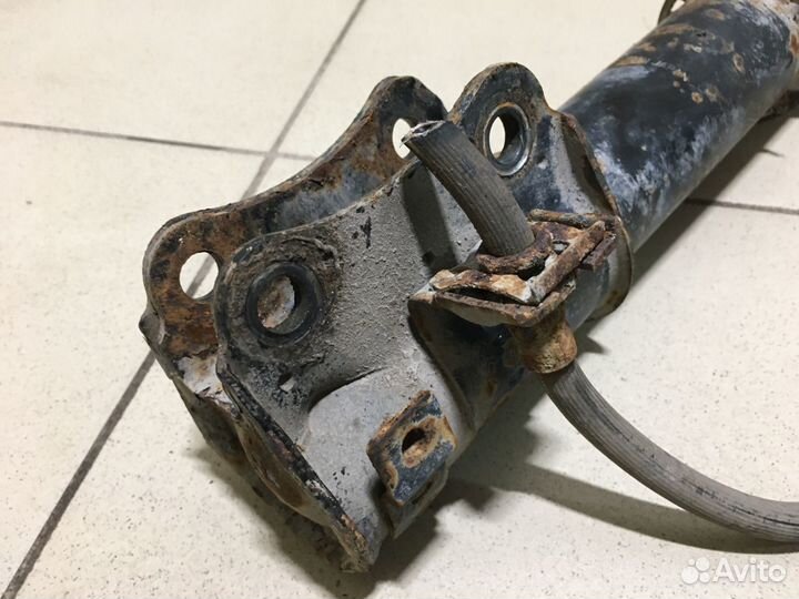 Амортизатор передний правый Vitara/Sidekick 1989-1