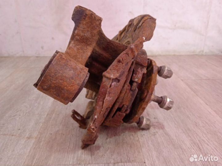 Кулак поворотный задний правый Kia Sportage 2 G4GC