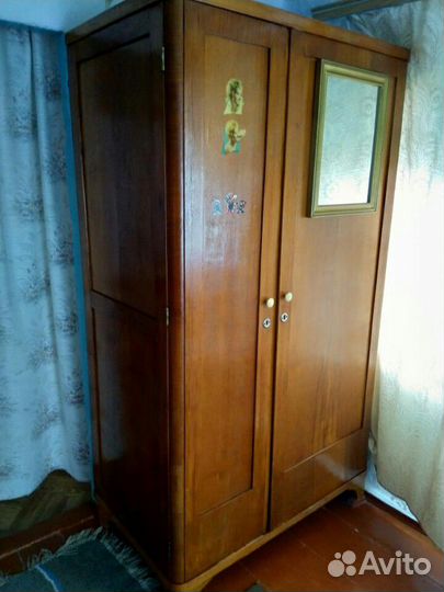 Шкаф старинный