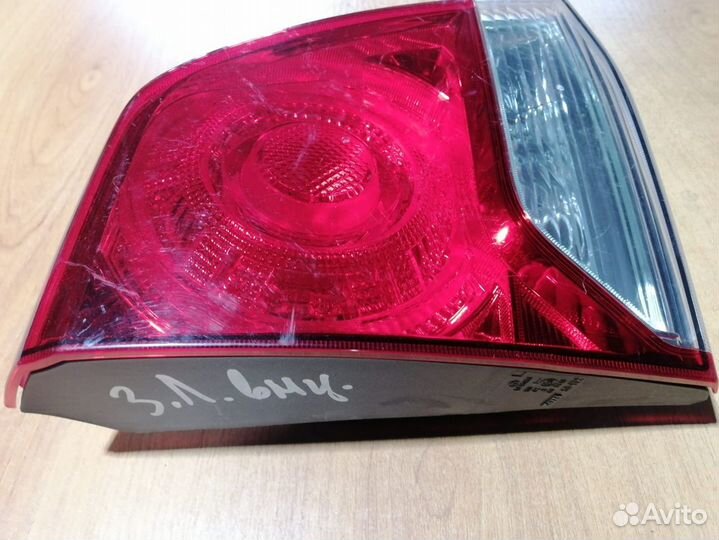 Фонарь левый внутренний Toyota Land Cruiser 200 12