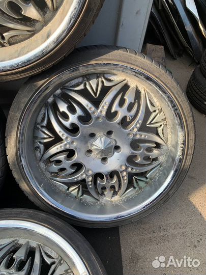 Комплект колес Chrysler 300C R22 rich Evans Danger