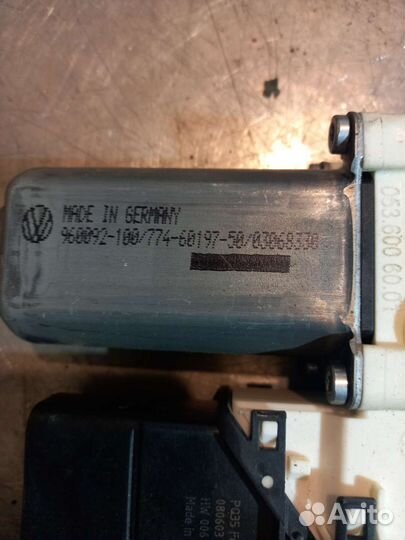 Задний мотор стеклоподъемника VW Jetta 5