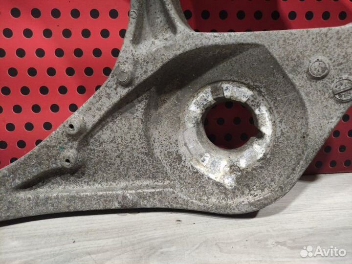 Рычаг задний левый Mercedes-Benz Ml W166 2014