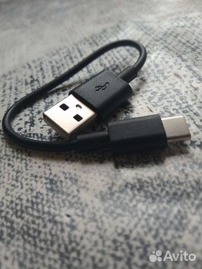 Новый короткий кабель Type-C