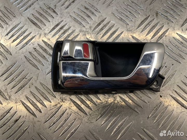 Ручка двери внутренняя задняя левая Mitsubishi
