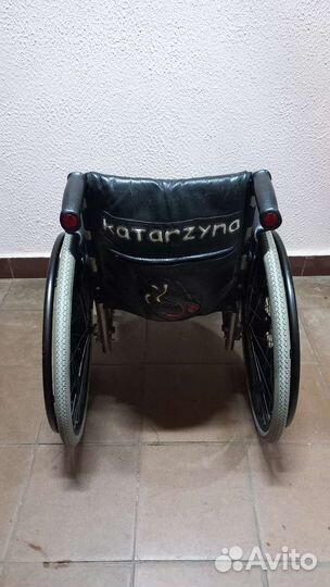 Инвалидное кресло-коляска активного типа из титана