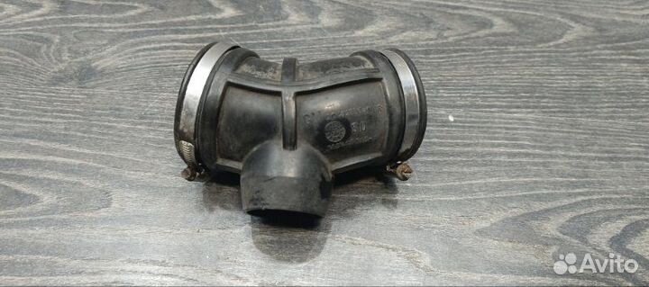 Патрубок воздушного фильтра Opel Omega B 1994