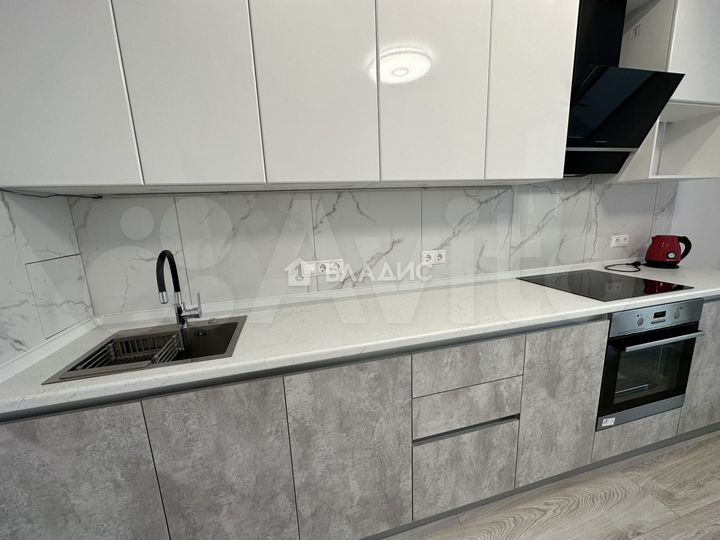 2-к. квартира, 63,3 м², 14/17 эт.