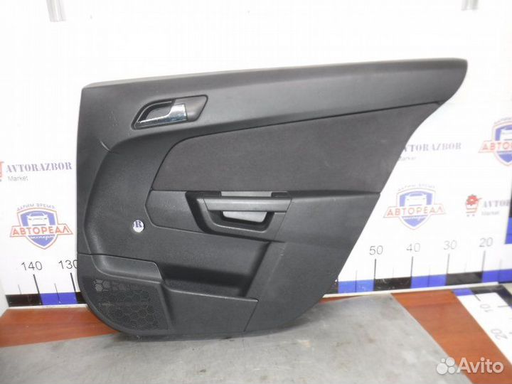 Обшивка двери задняя правая Opel Astra H Z18XER