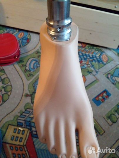 Протез правой ноги