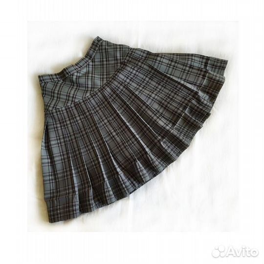 Школьная форма серая: юбка и жилет (рост 134-140)