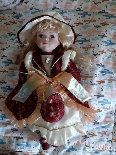 Кукла фарфоровая большая