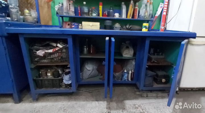 Два верстака металлических