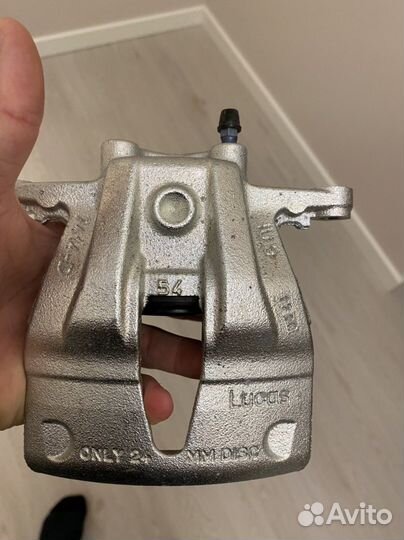 Суппорт тормозной TRW BHW379