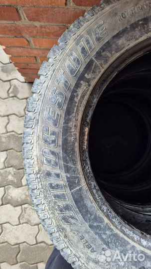 Bridgestone Ice Cruiser 7000 215/65 R16