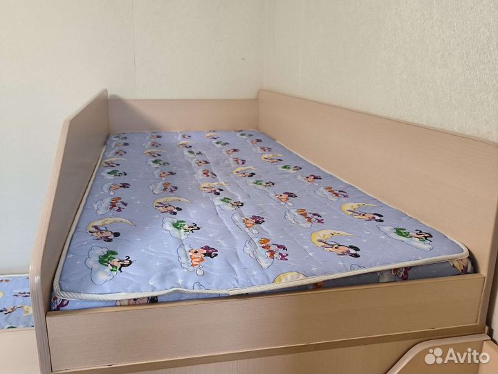 Кровать чердак