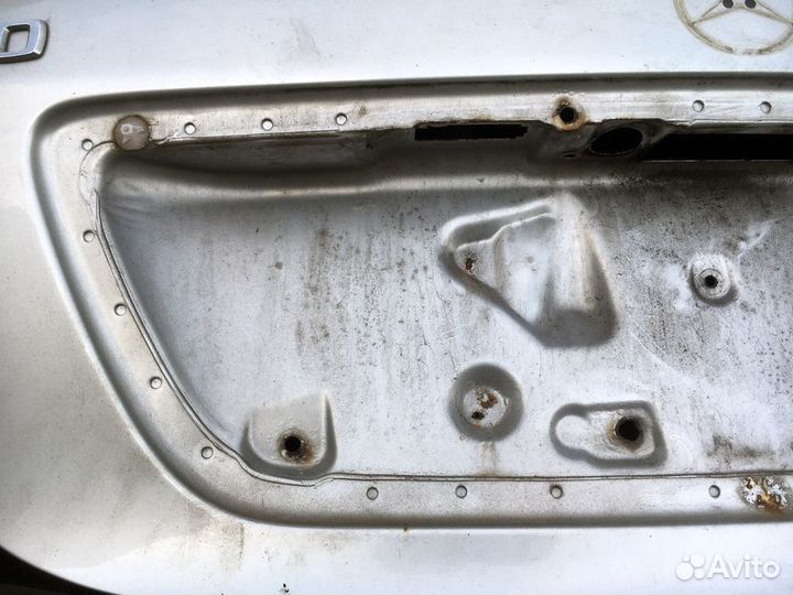 Дверь багажника Mercedes-Benz C-Class