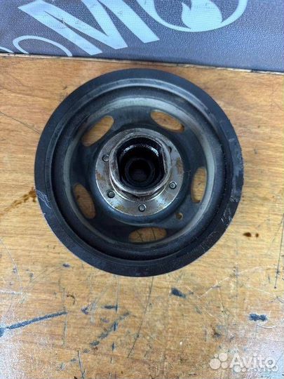 Шкив коленвала Opel Astra H рест. 2012 55571401