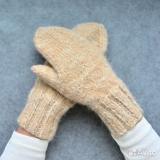 Женские варежки из собачьей шерсти