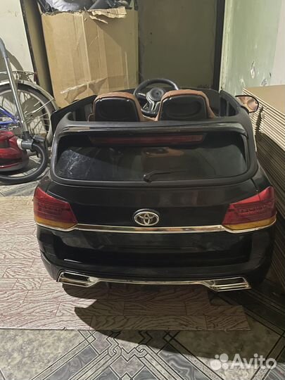 Детский электромобиль двухместный